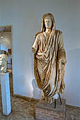 Aquileia (Udine) - Museo Archeologico Nazionale. statua in marmo dell'imperatore Augusto, in vesti sacerdotali (prima metà del I secolo dopo Cristo).